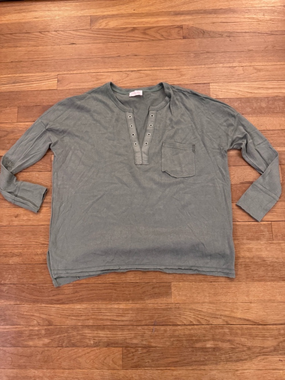 Pink Lily Women's Olive Green Henley Long Sleeve Top - Size S
 b92